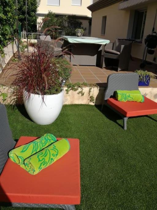 Llança Residence Avec Piscine Face A La Mer, 1Ere Ligne מראה חיצוני תמונה